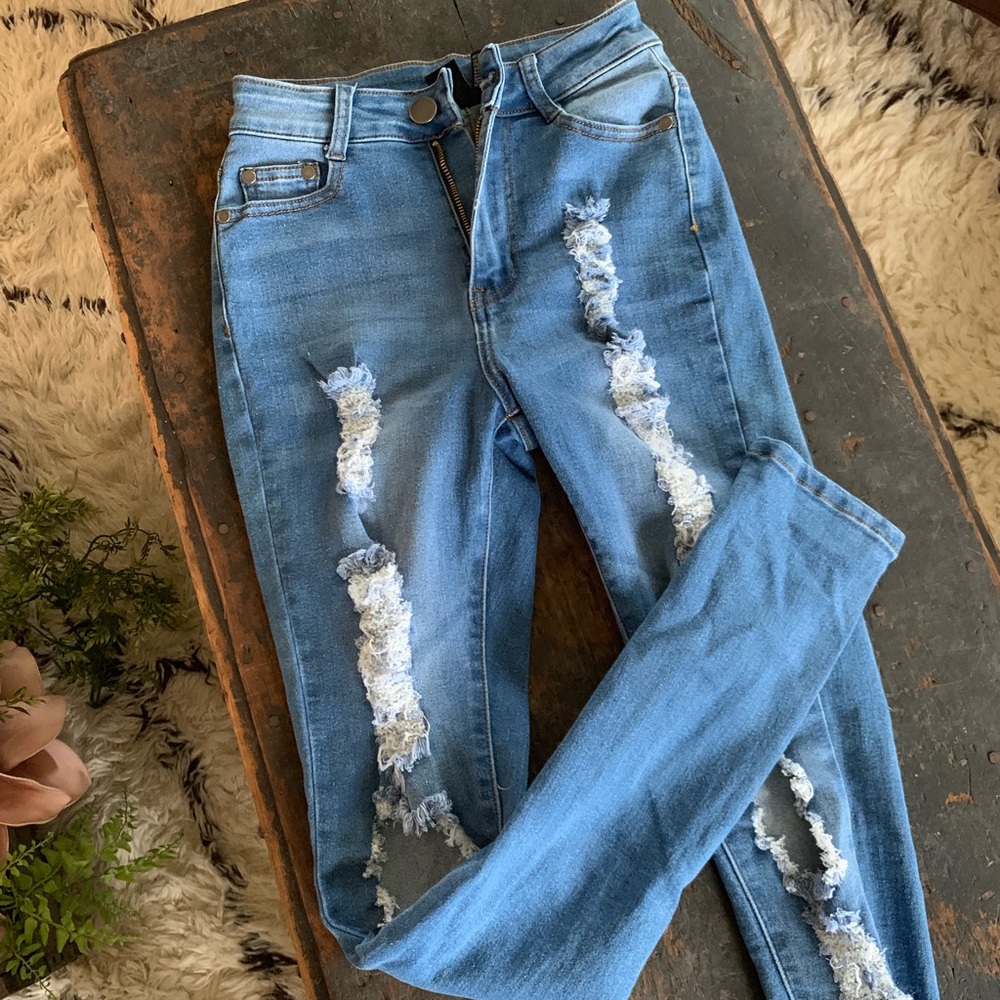 FASHION NOVA JEANS
